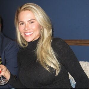 Meet your Posher, Raquel